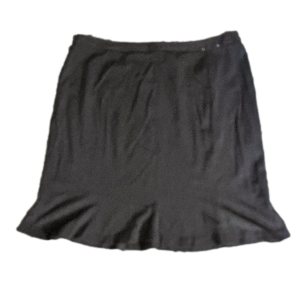 Lane Bryant- Short, Gray Suiting Skirt, tulip style hem. Vintage style . Size 20